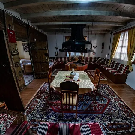 Hotel Laz Evi *
